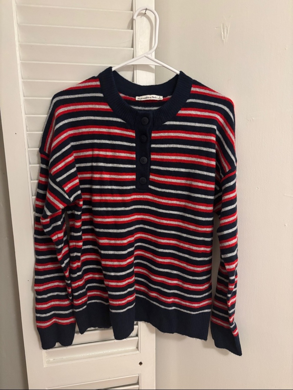NWOT Abercrombie Henley Sweater - Picture 3 of 4